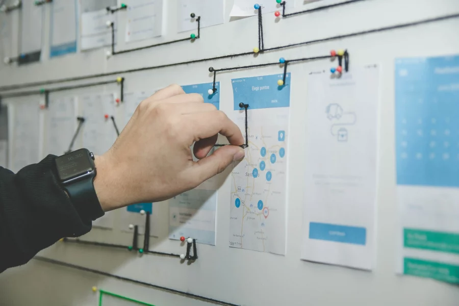 le métier d'UX Designer Photo by Alvaro Reyes on Unsplash