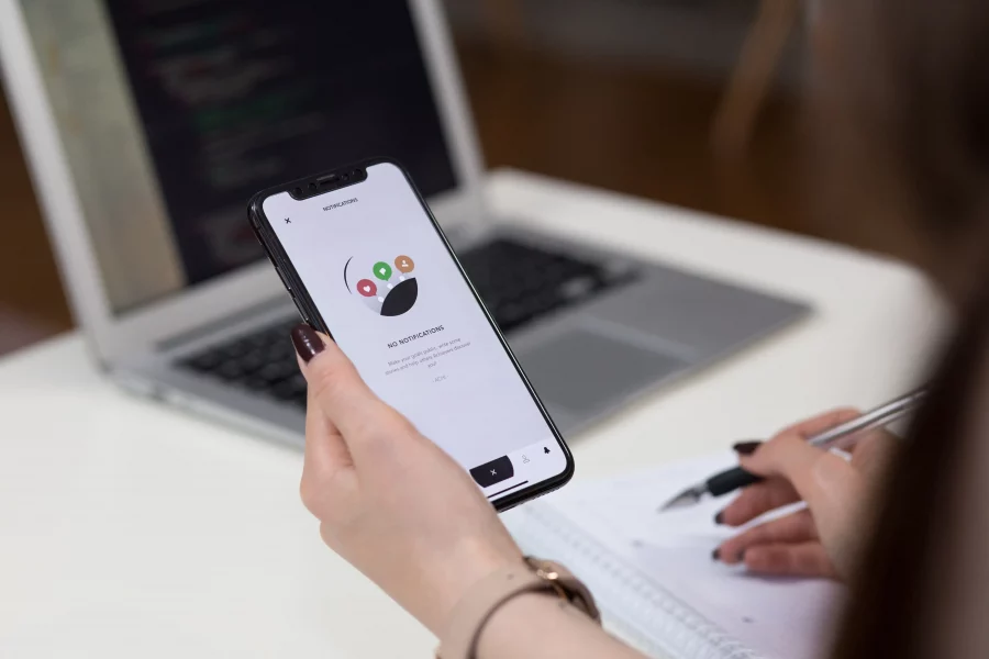 mobile-first Photo by freestocks.org on Unsplash