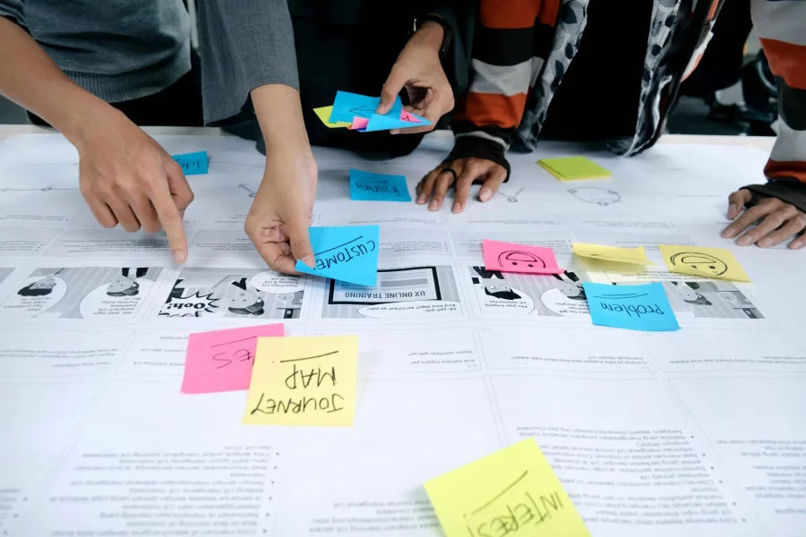 etre designer Photo by UX Indonesia on Unsplash
